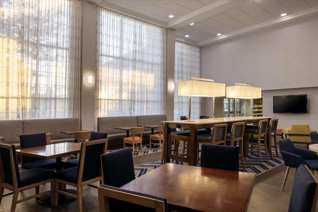 Hampton Inn & Suites State College At Williamsburg Square Restaurant foto
