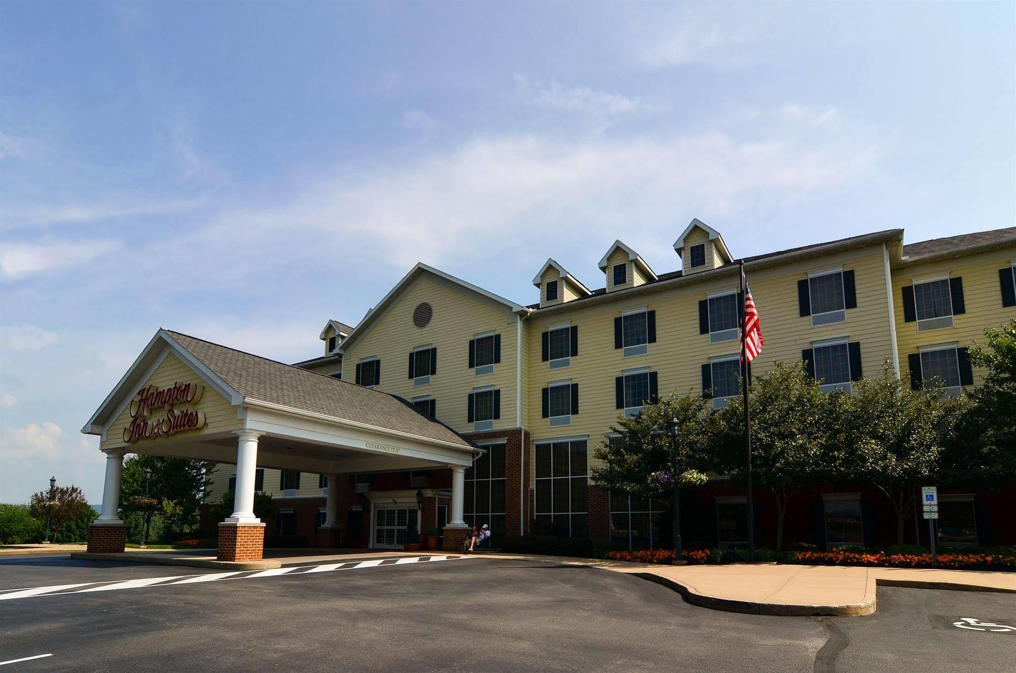 Hampton Inn & Suites State College At Williamsburg Square Exterior foto