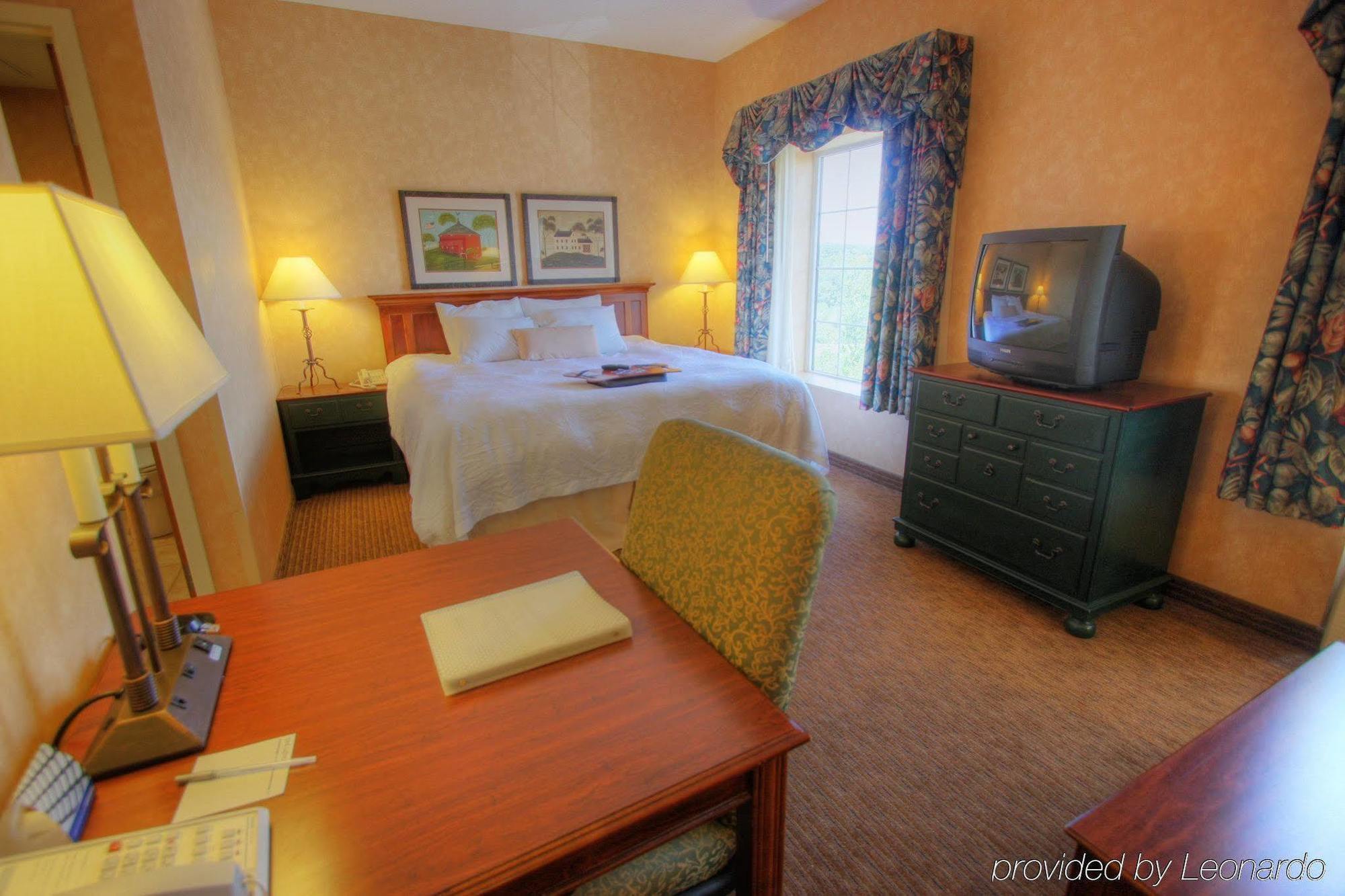 Hampton Inn & Suites State College At Williamsburg Square Zimmer foto